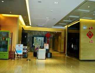 Lobby 2 Microtel by Wyndham Kunming City Center