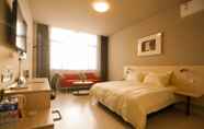 Bedroom 5 Jinjiang Inn Select Shanghai Safari Pak
