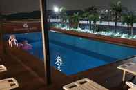 Swimming Pool Goldcoast Hotel