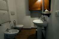 Toilet Kamar Apartment Experience