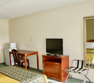 Bedroom 7 Red Roof Inn & Suites Monroe, NC