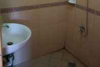 Toilet Kamar Gomeson Villas