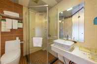 Toilet Kamar Rong Le Business Hotel