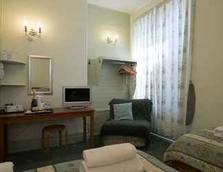 Kamar Tidur 2 Somerset House