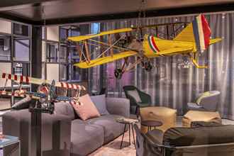 Lobi 4 MOXY London Heathrow Airport