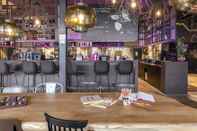 Bar, Cafe and Lounge MOXY London Heathrow Airport