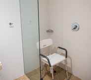 In-room Bathroom 6 Hampton by Hilton Santo Domingo Airport