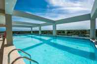 Swimming Pool Hampton by Hilton Santo Domingo Airport