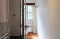 In-room Bathroom Marsala Flexyrent Apartment