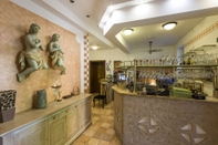 Bar, Kafe, dan Lounge Villa Rosa Restaurant & Pension