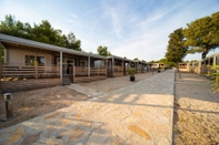 Exterior Mediteran kamp Mobile Homes in Camping Ljutic