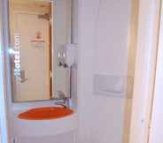 Toilet Kamar 7 Easyhotel South Kensington