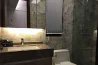 In-room Bathroom Shengang Apartment North Raiway