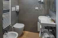 Toilet Kamar Hotel Excelsior