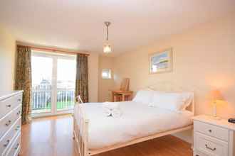 Kamar Tidur 4 Town or Country - Greenwich Apartments