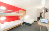 Bedroom 5 B&B Hotel Louveciennes