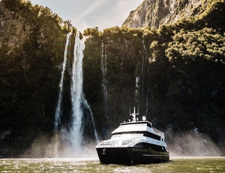 Exterior 2 Fiordland Discovery