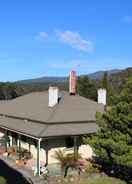 EXTERIOR_BUILDING The National Park Hotel & Pub