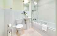 Toilet Kamar 2 Mica Point City Centre Apartment