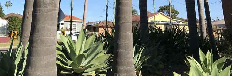 Bangunan Thirroul Beach Motel