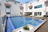 Swimming Pool Lemon Tree Hotel Coimbatore