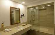 ห้องน้ำภายในห้อง 7 Lemon Tree Hotel Coimbatore