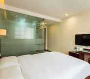 Bedroom 7 Kaiserdom Zhongshan Road