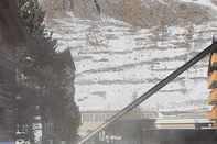 Kolam Renang Alpen Resort & Spa Zermatt