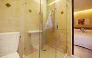 In-room Bathroom 2 Hotel Golden Bay Kenting