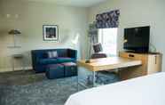Bedroom 6 Hampton Inn & Suites by Hilton Warrington Horsham