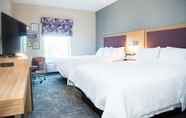 Bedroom 5 Hampton Inn & Suites by Hilton Warrington Horsham