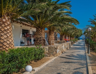 Exterior 2 Akti Beach Club