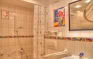 In-room Bathroom 3 Vogel Hotel Appartements & Spa