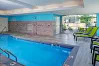 Swimming Pool Springhill Suites Grand Rapids West