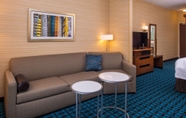 Common Space 4 Fairfield Inn & Suites St Louis Westport