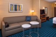 Common Space Fairfield Inn & Suites St Louis Westport