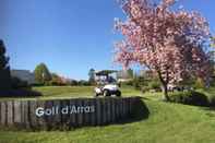 ภายนอกอาคาร Le Pavillon Du Golf D'Arras