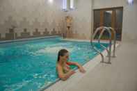 Kolam Renang Wellness hotel Praděd Thamm