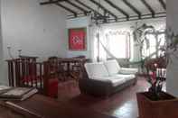 Lobi TinVa Hostal - Hostel