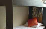 Kamar Tidur 4 Empire Commercial Hotel