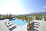 Swimming Pool Villa Chiara