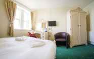 Bedroom 7 Queensbridge Hotel