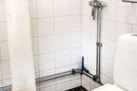 In-room Bathroom Comfortable Studio Apartment - Midsommarkransen