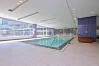 Swimming Pool Applewood Suites - Luxury Condo