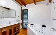 Toilet Kamar 3 Wanggulay Treetops Cairns City