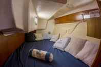 Bedroom Norwavey, Sleep in a Boat