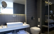 Toilet Kamar 5 Athenaeum K 29 Hotel