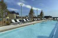 Swimming Pool Omni Louisville Hotel