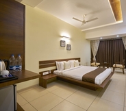 Bedroom 4 Hotel 3 Leaves Kolhapur