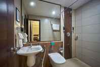 ห้องน้ำภายในห้อง Hotel 3 Leaves Kolhapur